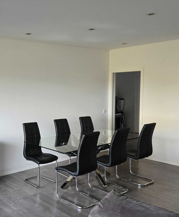 380€ mesa e cadeiras