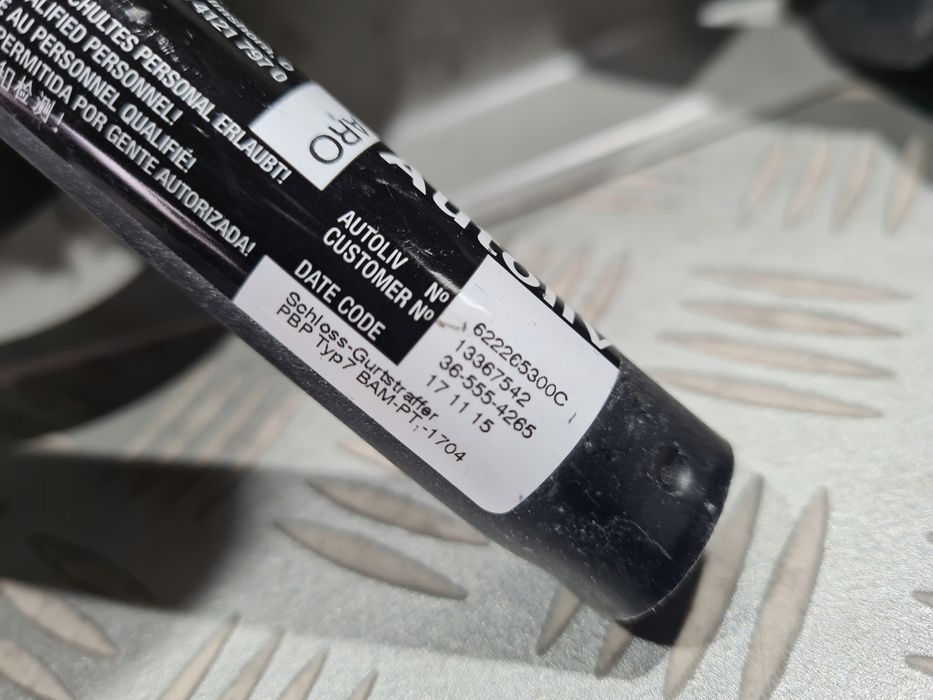 deska kokpit konsola airbag pasy opel zafira c