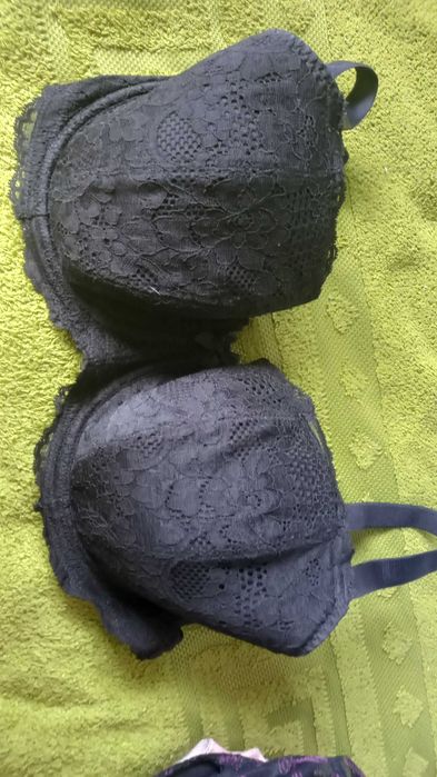 Бюстгальтер великого розміру .