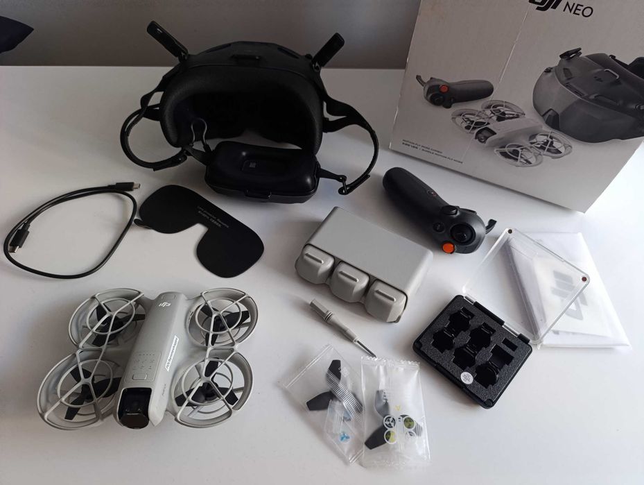 DJI Neo Motion Fly More Combo