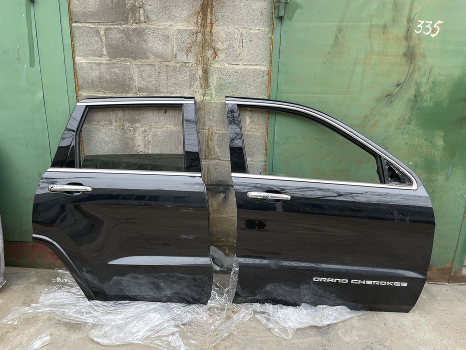 Двері Jeep Grand Cherokee WK2