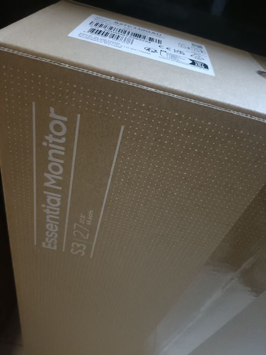 Monitor Samsung S27C330GAU completamente novo, selado na caixa.