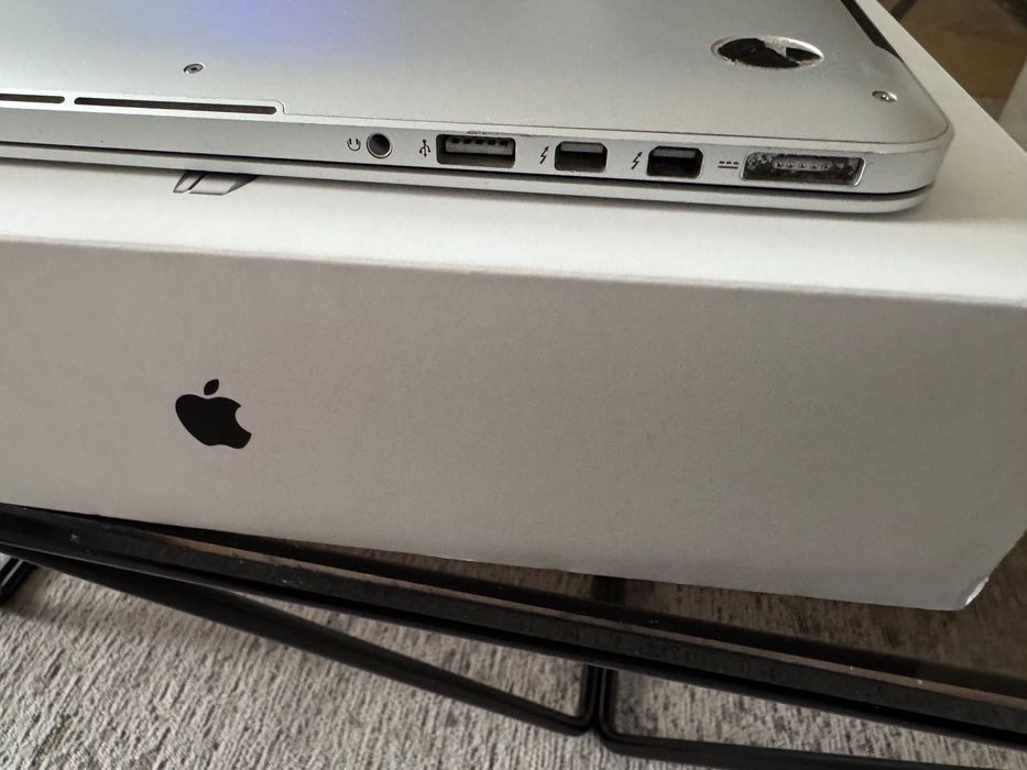 macbook pro 15 i7 16GB, 250GB