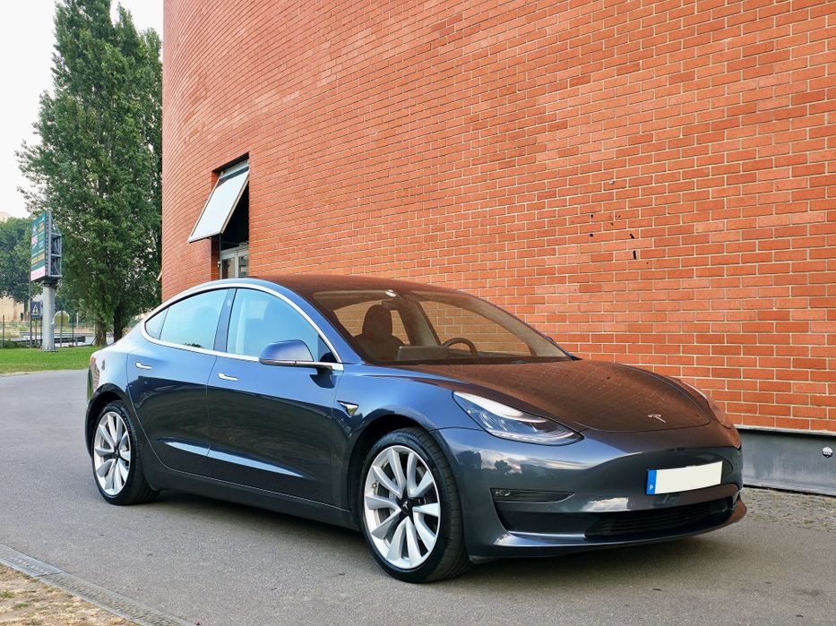 Tesla Model 3 Long Range AWD