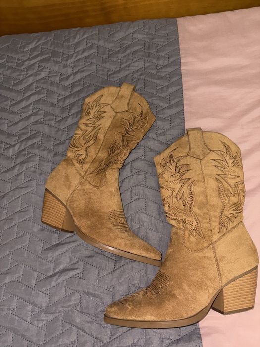 Botas de cowboy castanhas muito praticas