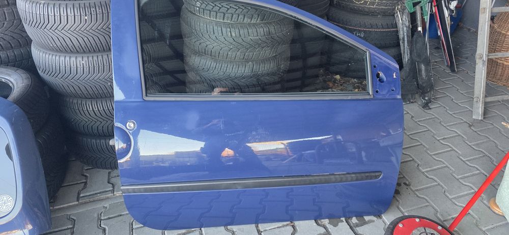 Reno Twingo ,дверка права