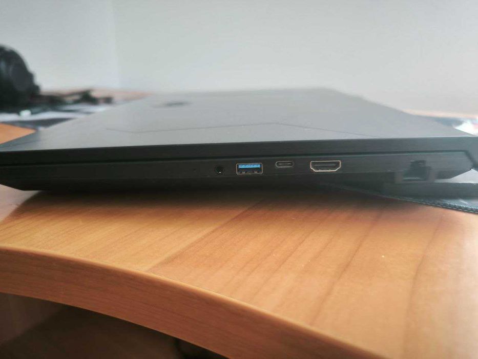 Продам ноутбук MSI BRAVO 17 C7V