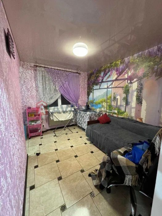 Продам 4кімнатну квартиру в центріз АЕО