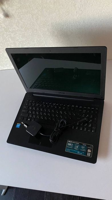 Ноутбук Asus для сёрфинга в интернете или для он лайн обучения