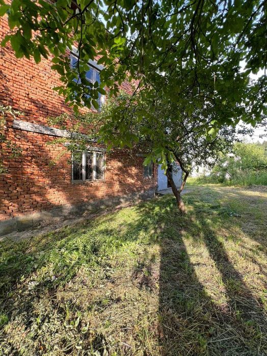 Продається 2-поверховий будинок с. Коросне, біля Перемишлян