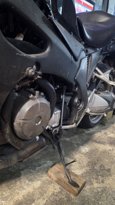 Honda VFR 1200 F _  Acidentada