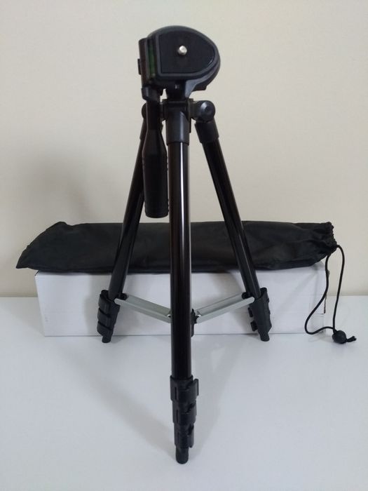 Nikon D3400 + AF-P 18-55mm Lens64297816289025122