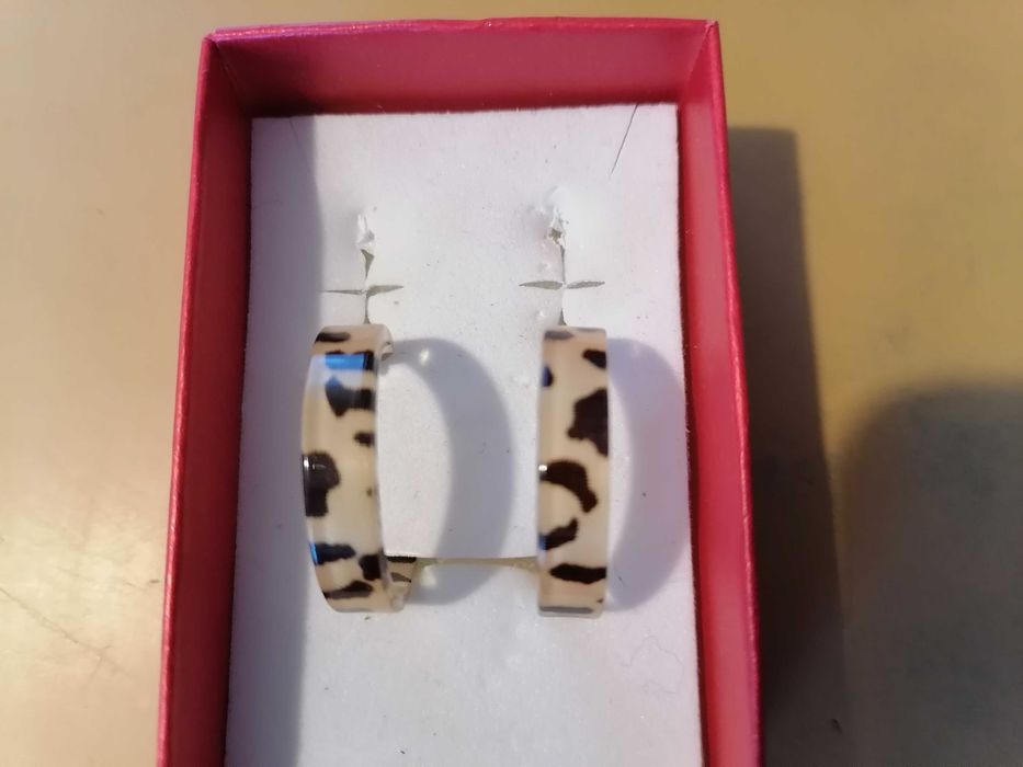 Женские серьги разные