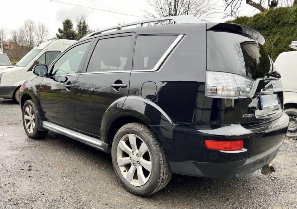 Mitsubishi Outlander 2010 benzyna 2.0 terenowy automat czarny suv 5-osobowy