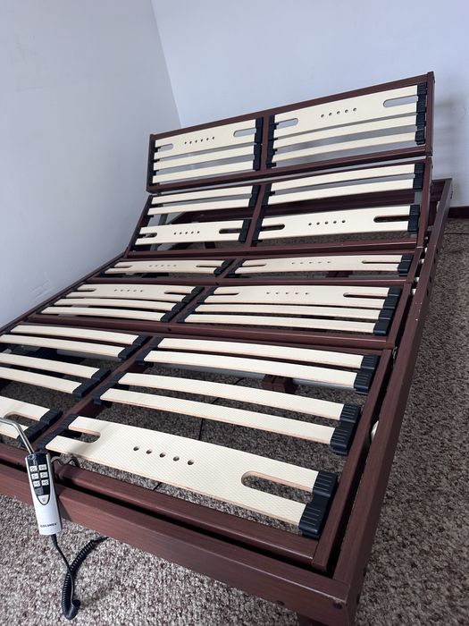 Estrado articulado elétrico