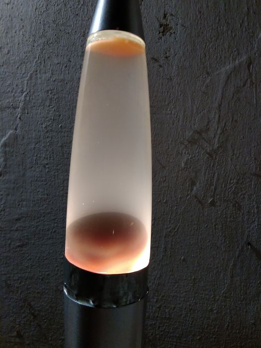 Лава лампа 36 см желтая с адаптером на обычную лампочку.