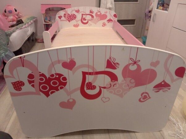 Łòzko dla dziewczynki