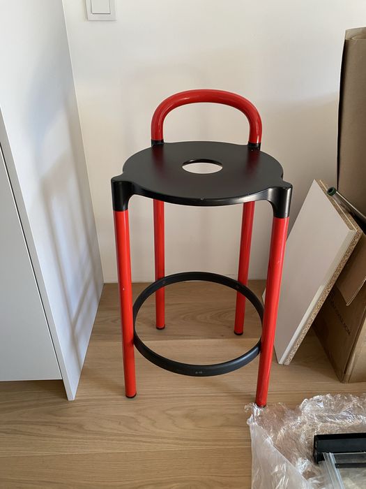 Czerwony Hoker beliani warszawa odbior osbisty Stolik krzesło wysokie barowy taboret włoski design na wyspę wysoki 76cm czarny