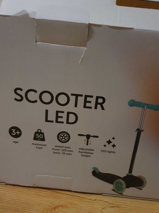 Hulajnoga Scooter led trójkołowa