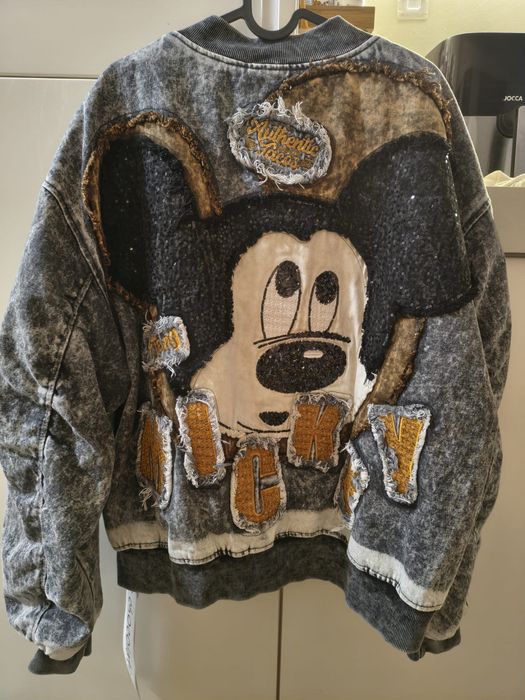 Camisolas e kispos marca chocolate tem Disney