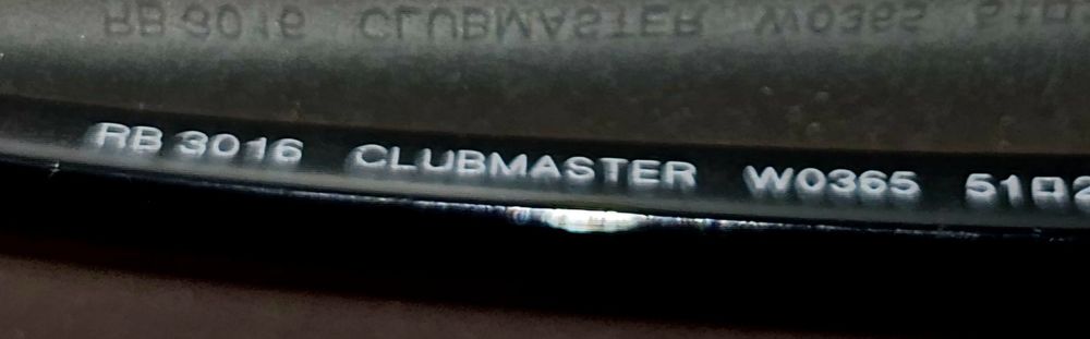 Óculos Ray-Ban Clubmaster + killer loop Riddler + óculos antigos