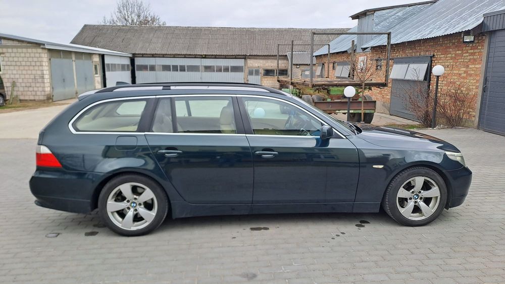 BMW serii 5, E61 stan bardzo dobry.