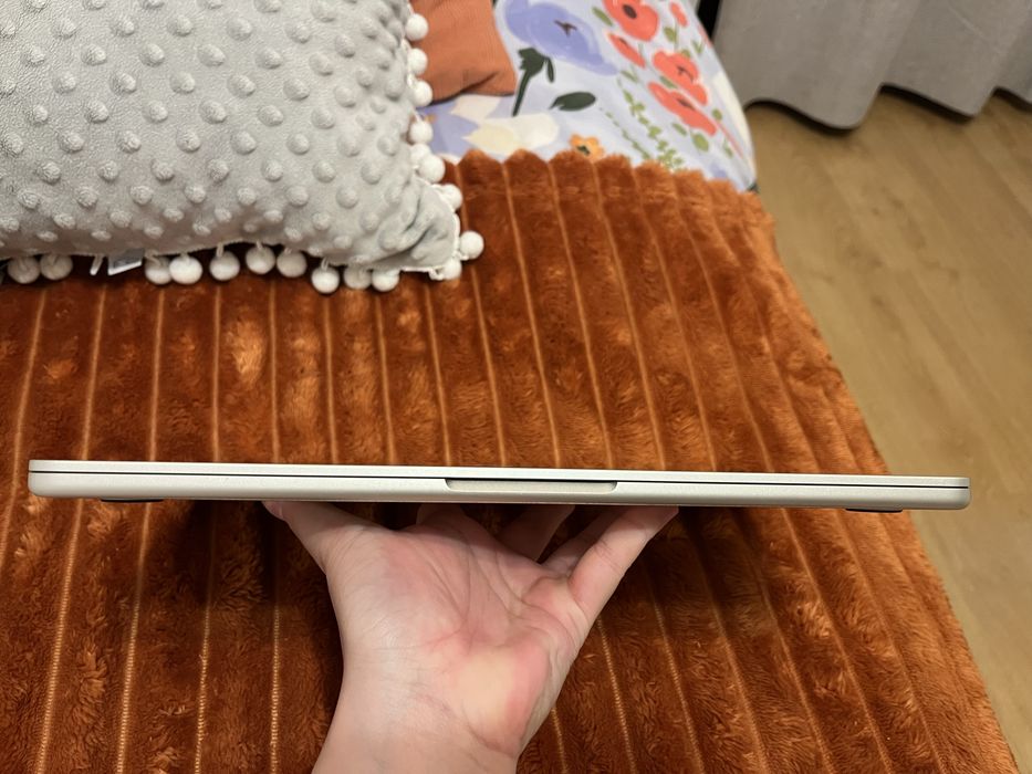 MacBook Air M3 2024