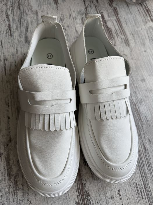 Лофери білі штучна шкіра