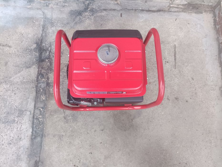 Продам генератор Einhell