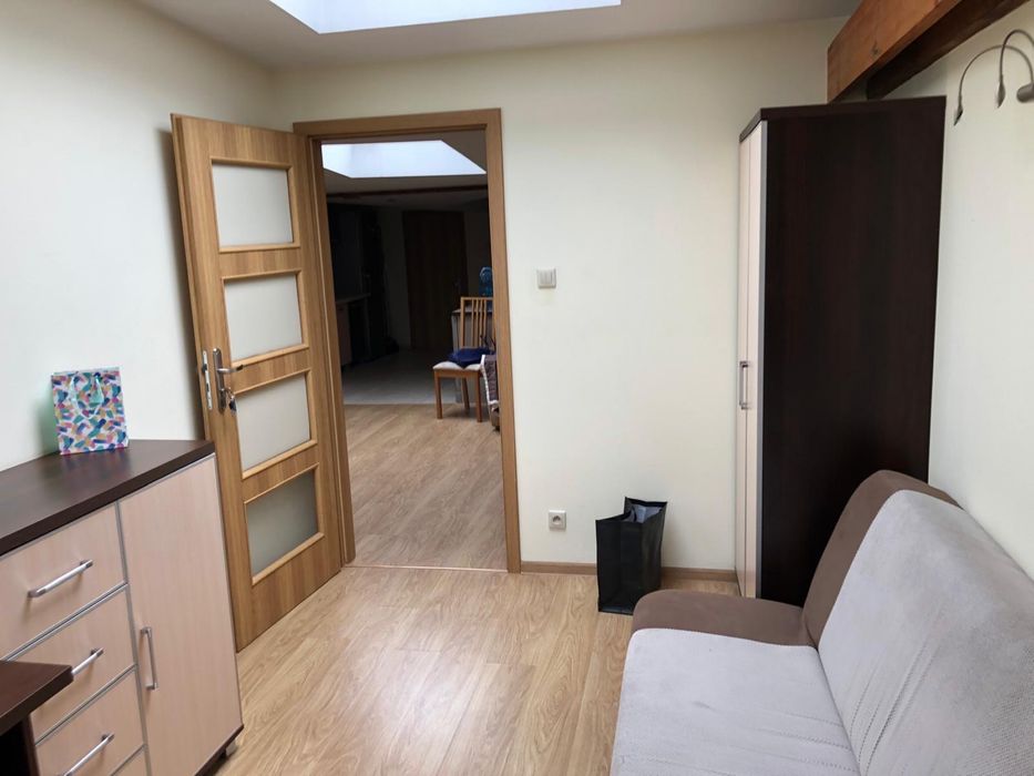 Wynajmę pokój na czwartym piętrze - Widok 2