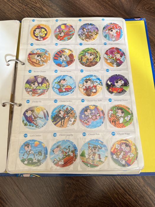 Caderneta de tazos completa