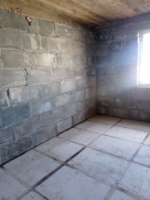 Новобудова біля міста Чернігів.