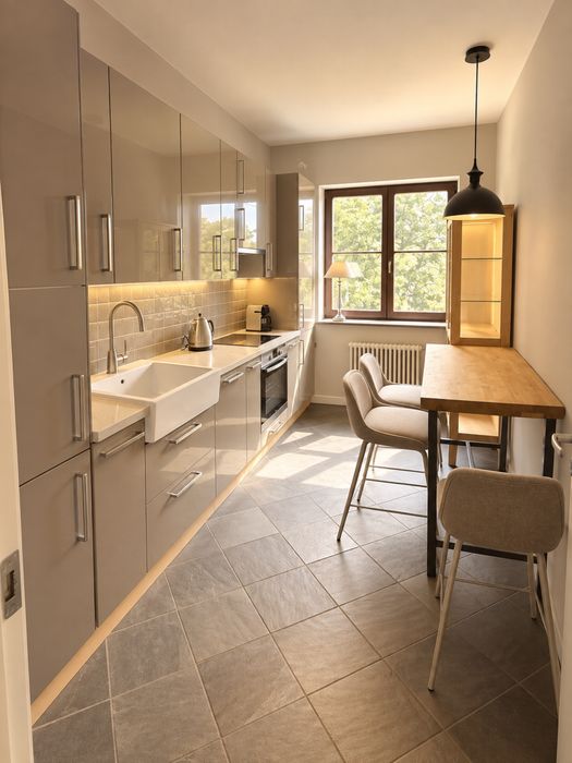 Centrum Ul. Tylna - apartament 68 m2 z Loggią - 3 pokoje umeblowane, po malowaniu, gotowe do wprowadzenia.