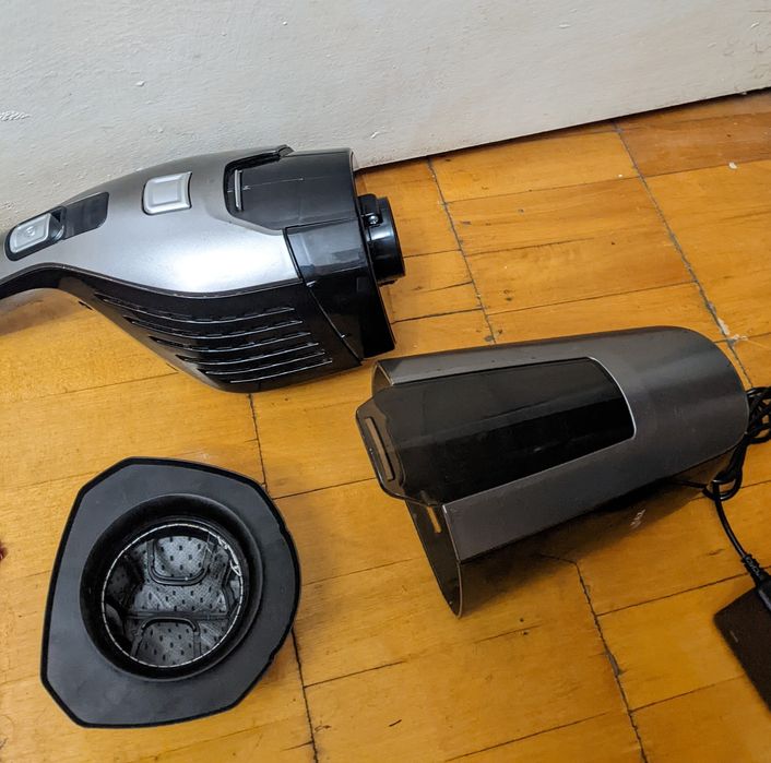 Аккумуляторный пылесос вертикальный