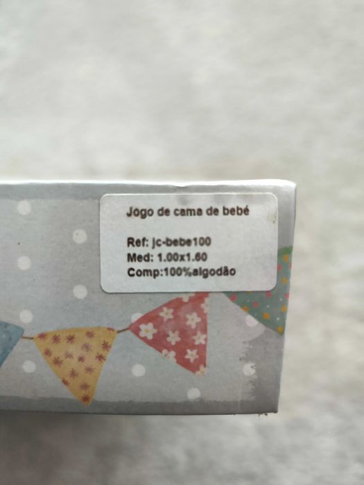 Berço IKEA Sundvik + 6 protetores laterais + conjunto lençol novo