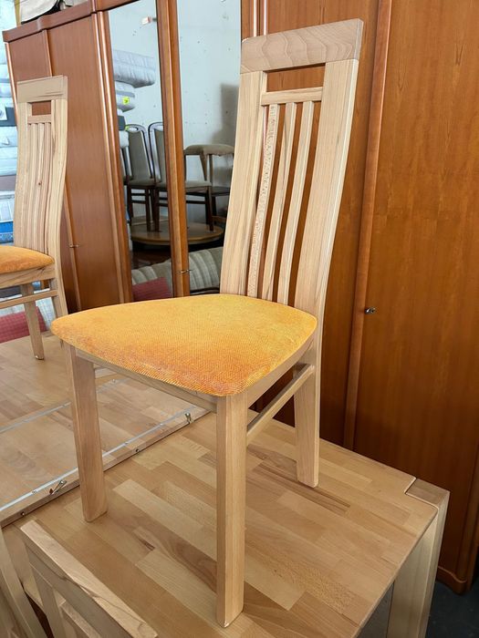 Drewniany stół + 8 krzeseł