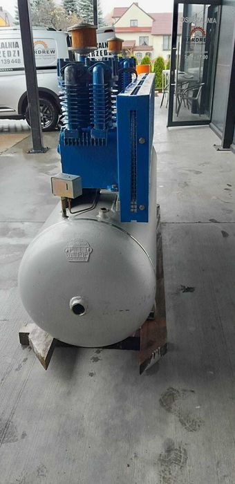 Kompresor tłokowy FASSI 500 L 2 sprężarki 10/25