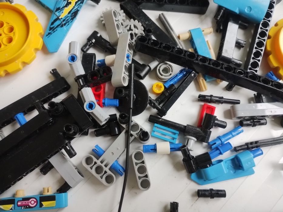LEGO technic mix 42095 wyścigówka kaskaderska bez elektroniki Bielsko ...