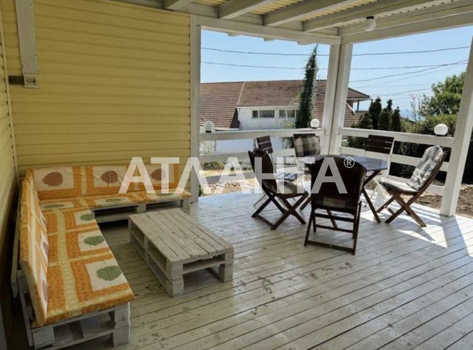 Роскошный дом в Новой Дофиновке, расположенный недалеко от моря.