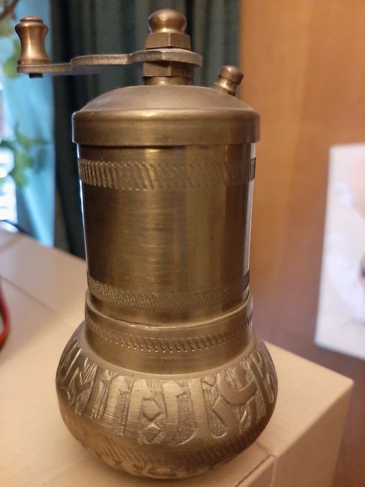 Moinho de especiarias Turco em latão