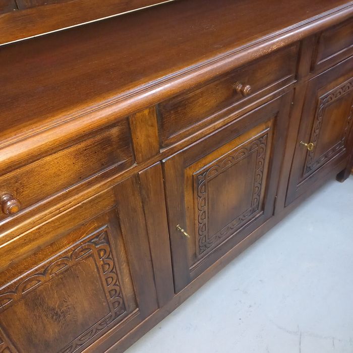 Kredens z litego drewna