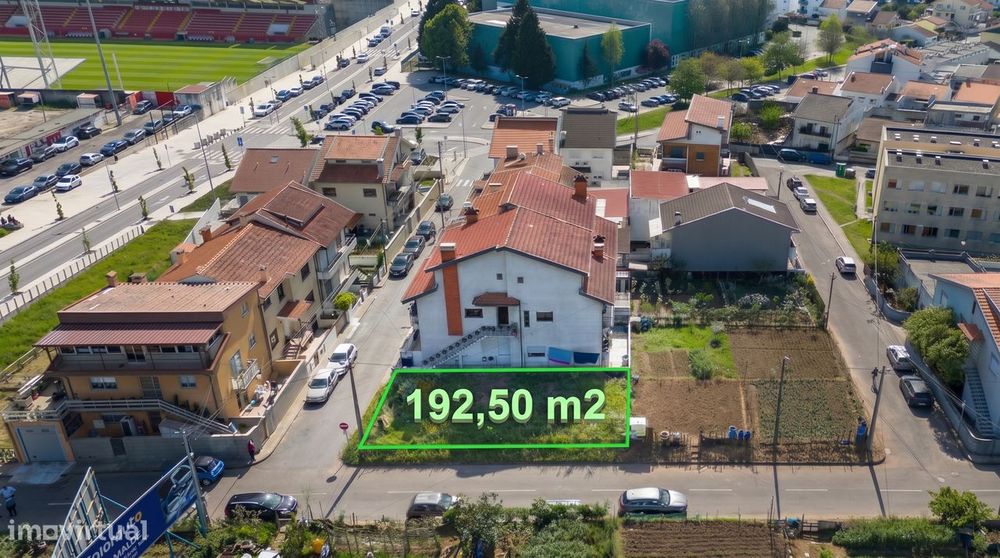 Terreno urbano para construção na Senhora da Hora, com 192,50m2