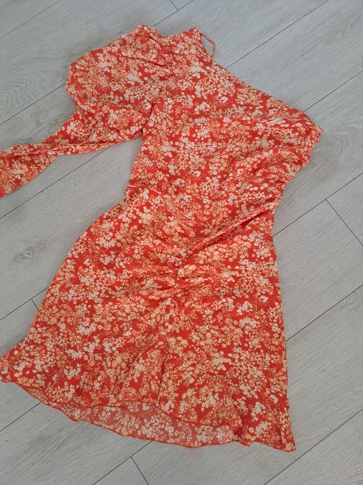 Pomarańczowa sukienka na jedno ramię | Kwiaty | Marszczenia | Boho mini