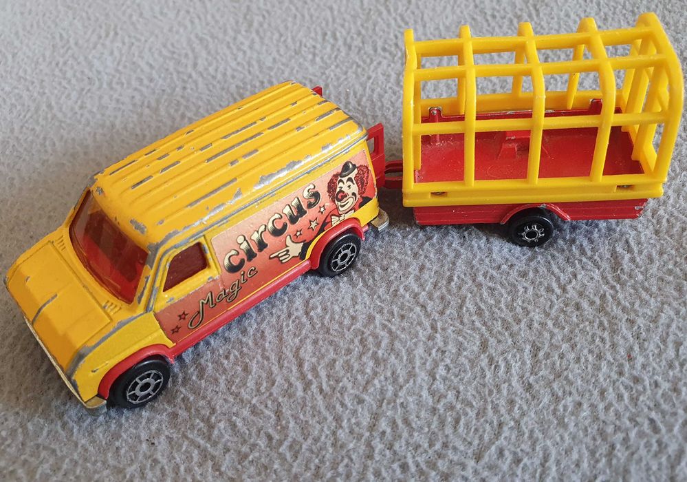 Majorette: Shell Yachting Neoplan Circus Toyota Land Rover Submarine