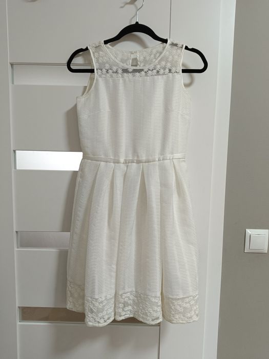 Sprzedam sukienkę dziewczęca wizytową