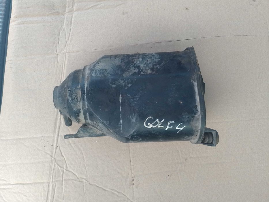 Бачок абсорбера Гольф 4