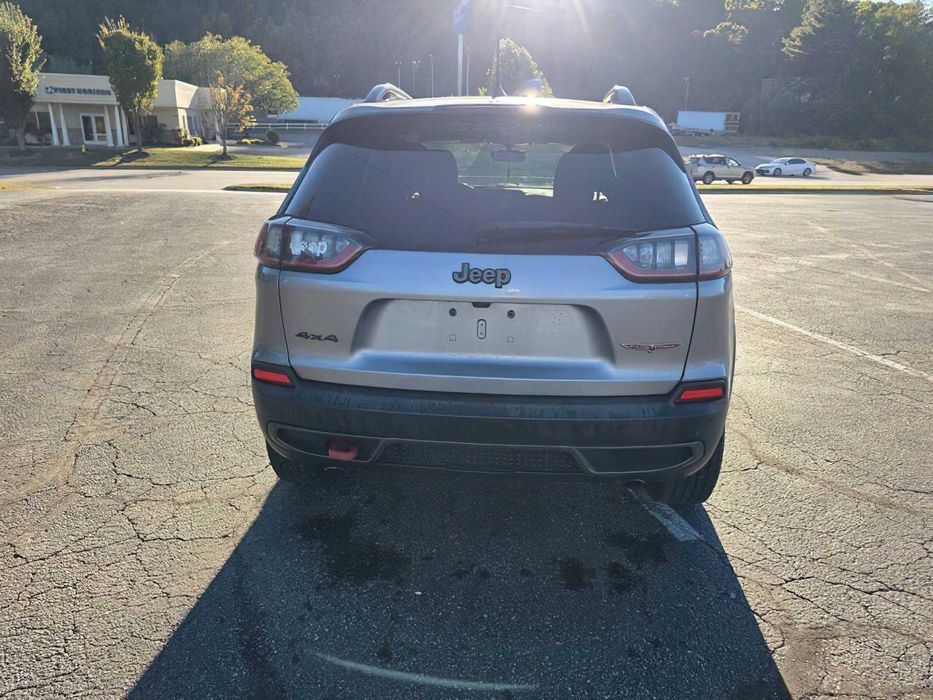 Jeep Cherokee Trailhawk      2020