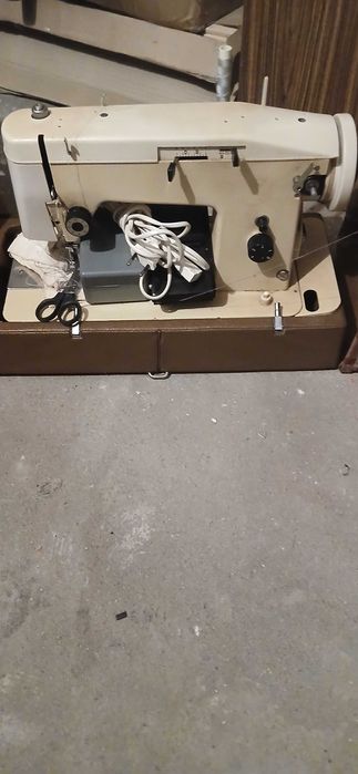 Maszyna do szycia Łucznik predom 466