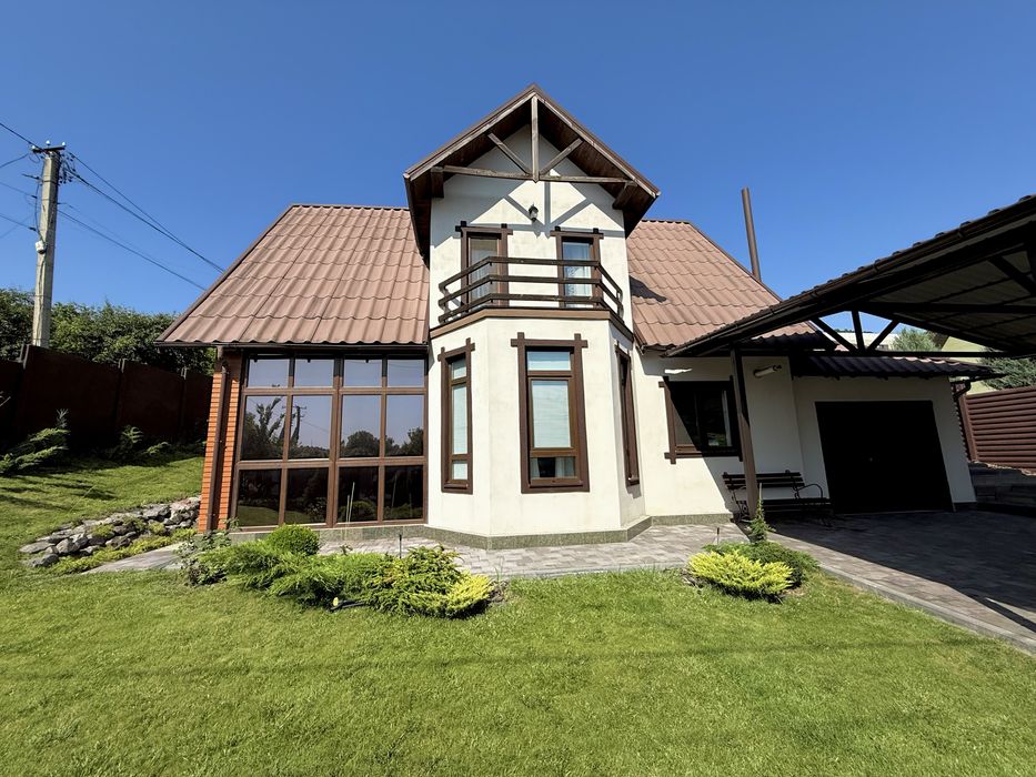 Гаряча пропозиція. Двоповерховий будинок в місті. Ремонт