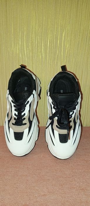 Кросівки кросовки -36 р